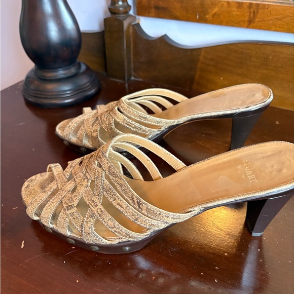 Stuart Weitzman Gold Strappy Heels - Picture 10 of 12